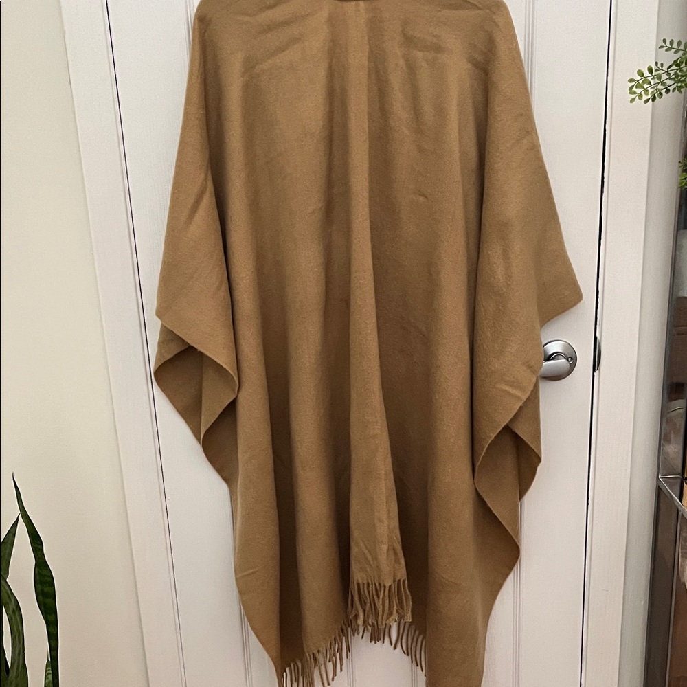 Gorgeous Tan/Beige Wool Fringed Poncho Shawl - Picture 4 of 4
